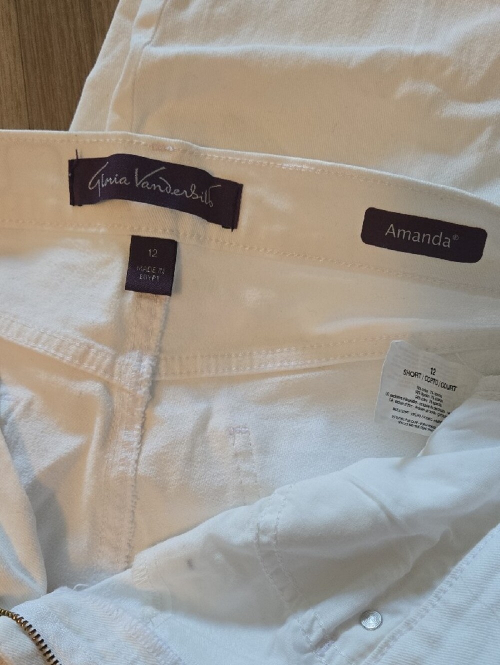 Gloria Vanderbilt White Flare Jeans - Picture 2 of 5